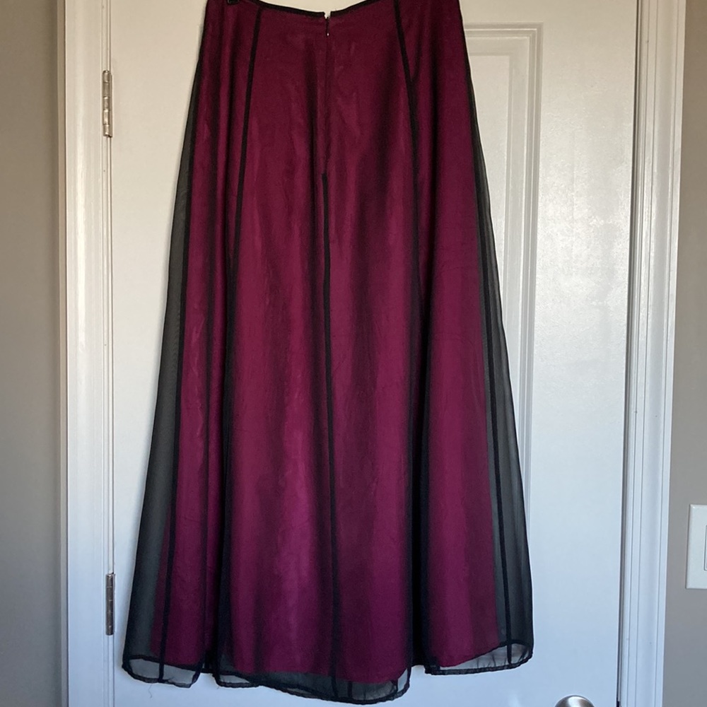 Drama (brand) Elegant full length taffeta skirt with sheer black overlay